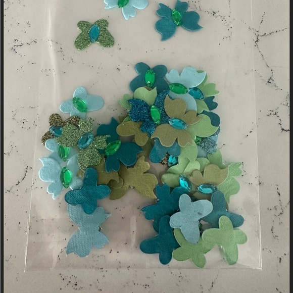 Assorted Craft Supplies - Lot of 7 Items. - Picture 6 of 6